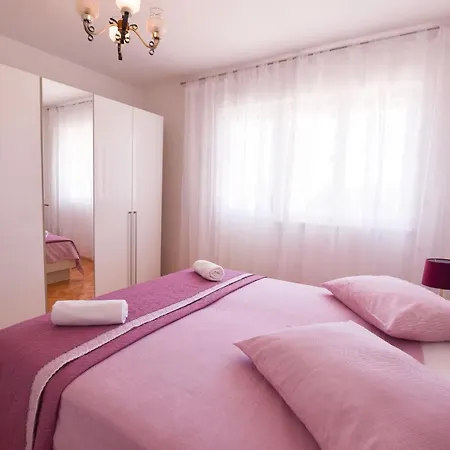 Kure Apartment Primosten
